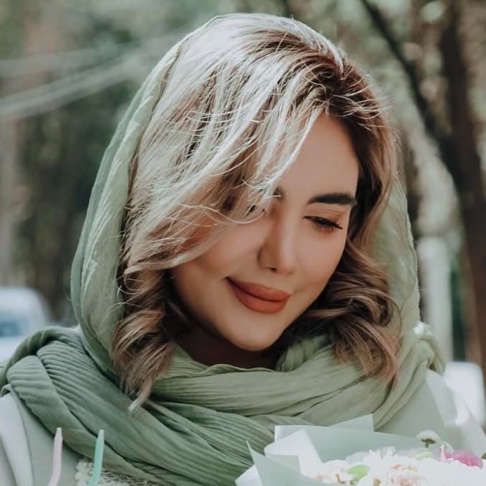  عکس پروفایل اینستاگرام مائده عابدی / _maayiiii