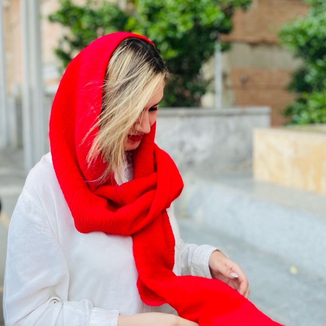  عکس پروفایل اینستاگرام آرزو قربانى / arezoughorbani