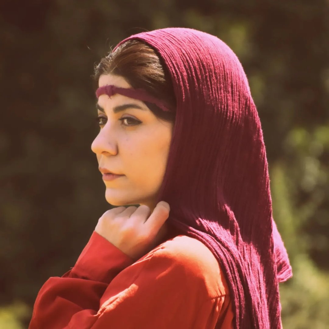  عکس پروفایل اینستاگرام فاطمه عبادی / art.fatemehebadi