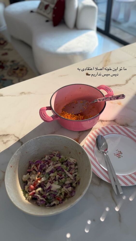  جدید ترین استوری اینستاگرام عاطفه خانزاده