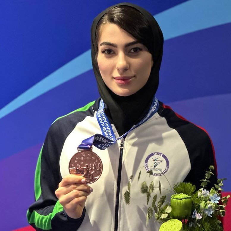  عکس پروفایل اینستاگرام آتوسا گلشادنژاد / atoosa_golshadnezhad