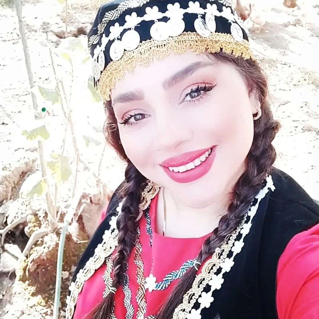  عکس پروفایل اینستاگرام الهه برزگر / elahe.barzegare