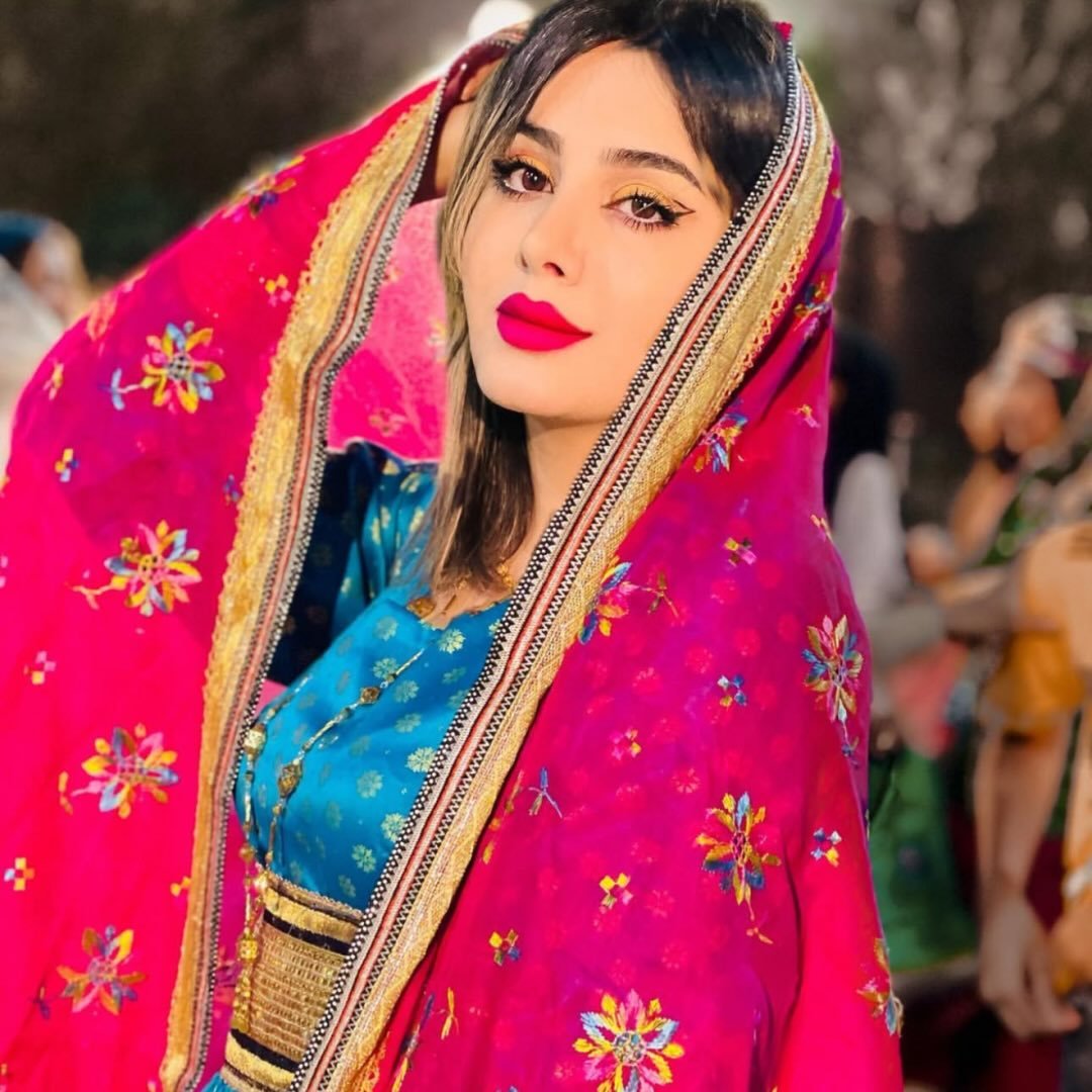 عکس پروفایل اینستاگرام فرناز / fzed1