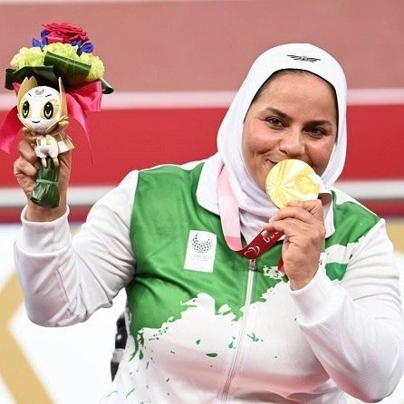  عکس پروفایل اینستاگرام هاشمیه متقیان / hashmiyeh.motaghian 
