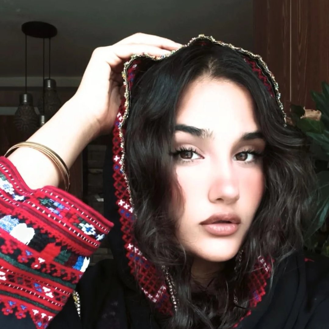  عکس پروفایل اینستاگرام مهرآفاق صدقی / mehrafagh._.sedghii