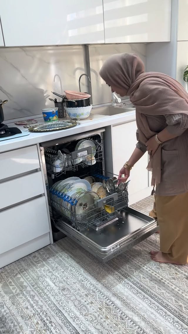  جدید ترین استوری اینستاگرام مینا حسن زاده
