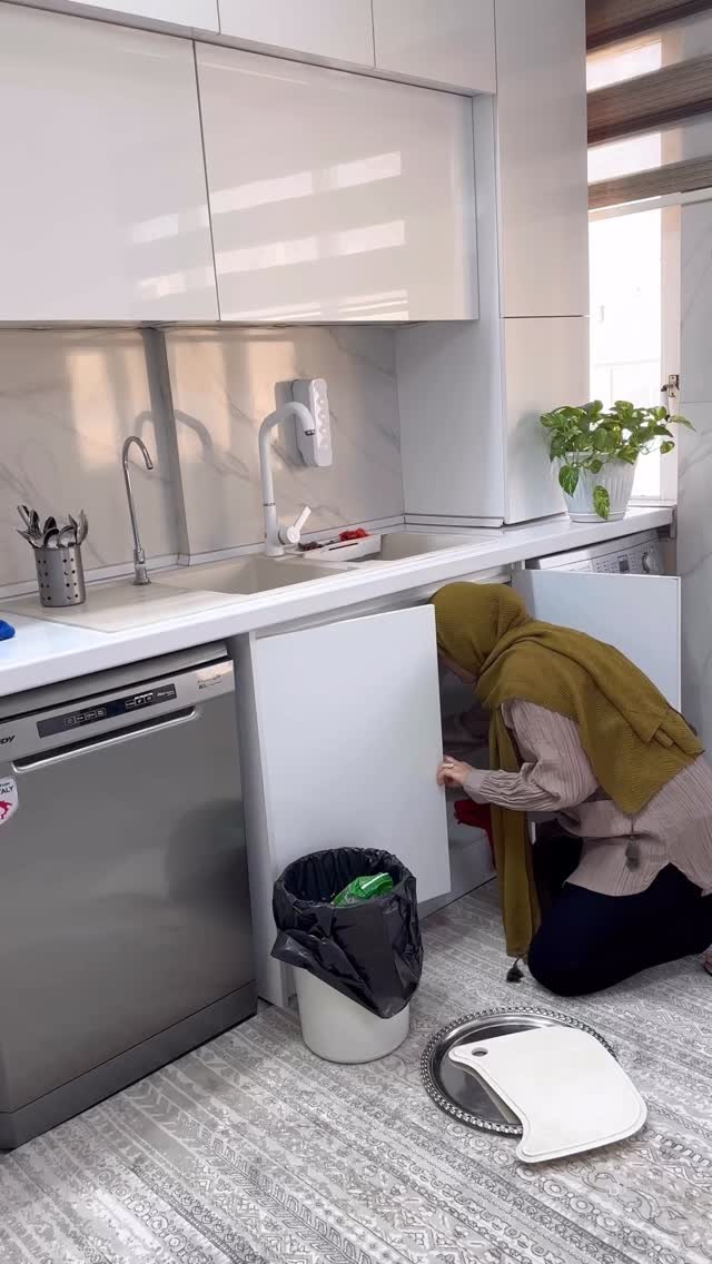  جدید ترین استوری اینستاگرام مینا حسن زاده