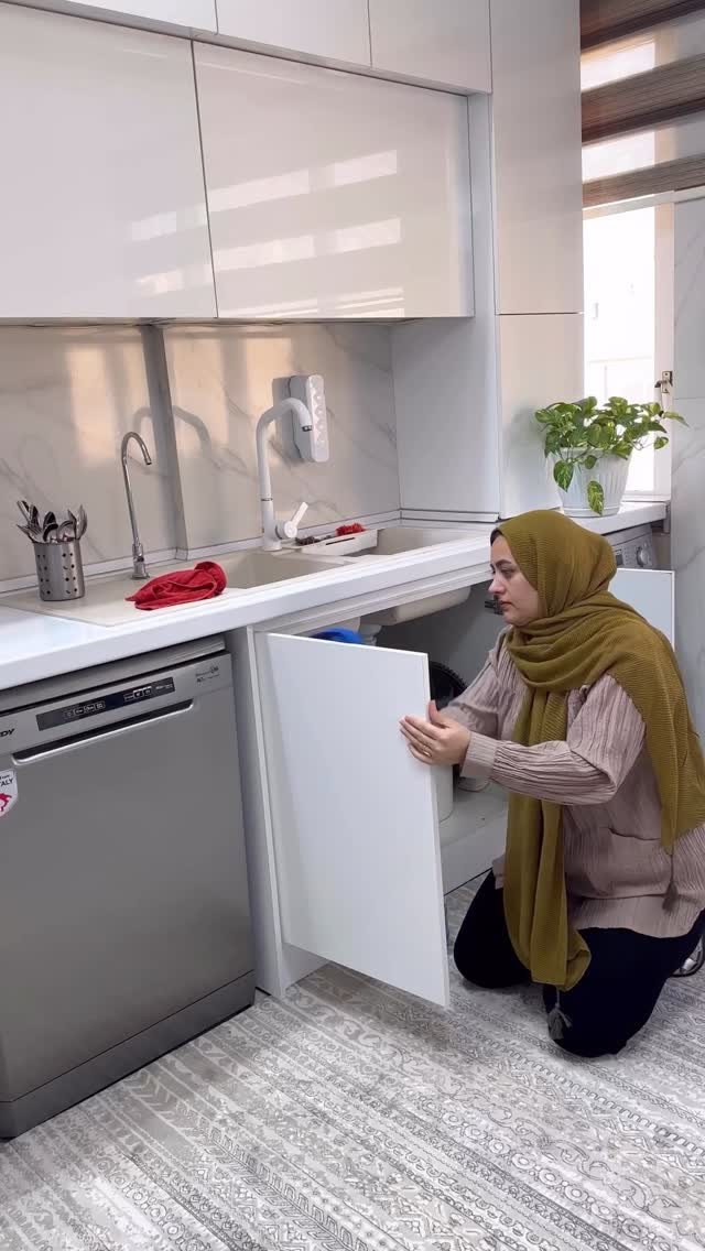  جدید ترین استوری اینستاگرام مینا حسن زاده