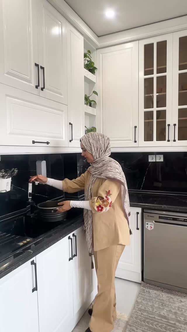  جدید ترین استوری اینستاگرام مینا حسن زاده