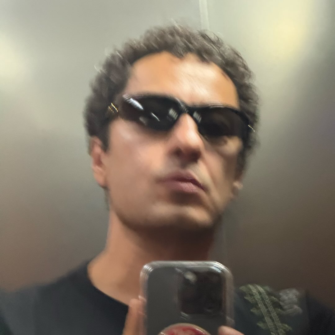  عکس پروفایل اینستاگرام نوید محمد زاده / navidmohammadzadeh