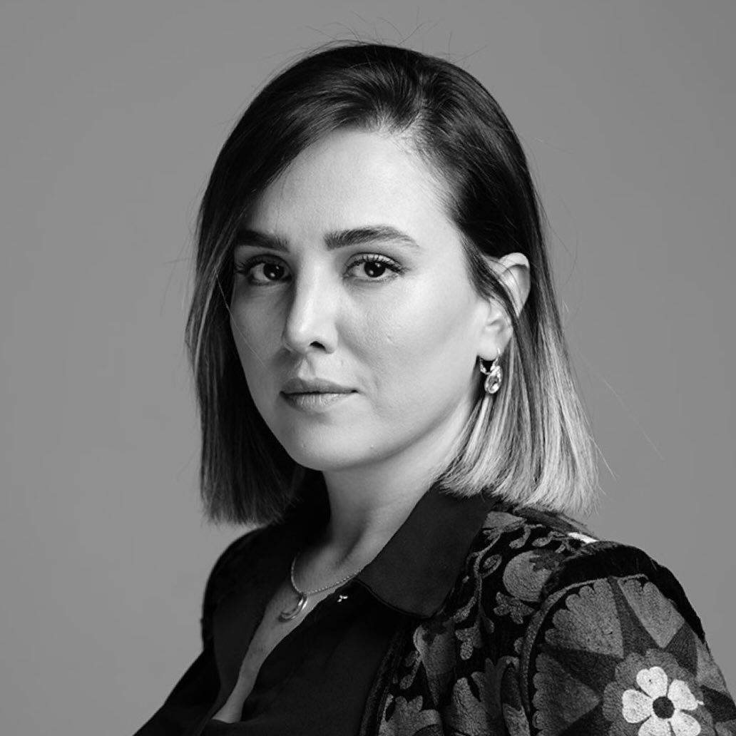  عکس پروفایل اینستاگرام نیلوفر محبی / niloofarmohebbi