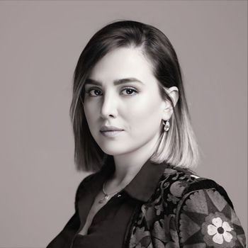  عکس پروفایل اینستاگرام نیلوفر محبی / niloofarmohebbi