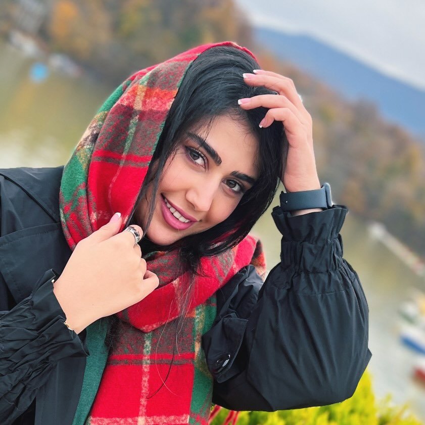  عکس پروفایل اینستاگرام پرنیا کربلایی / parnia_karbalaee