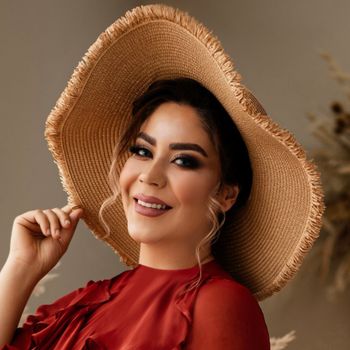  عکس پروفایل اینستاگرام پروین بااختیار / parvin.baekhtiyar