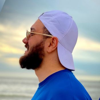  عکس پروفایل اینستاگرام رظا شریعتی / rezashariati.official