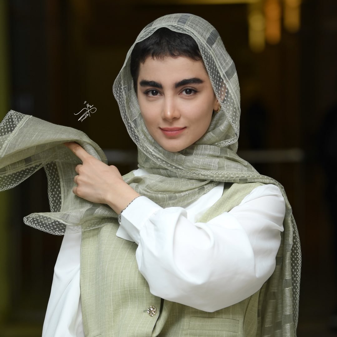  عکس پروفایل اینستاگرام سنا حسینی / sanahoseiniofficial