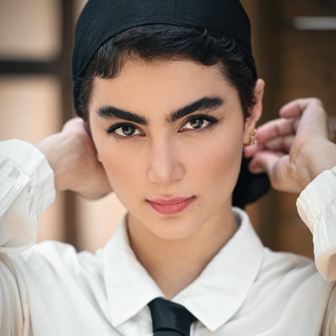  عکس پروفایل اینستاگرام سنا حسینی / sanahoseiniofficial