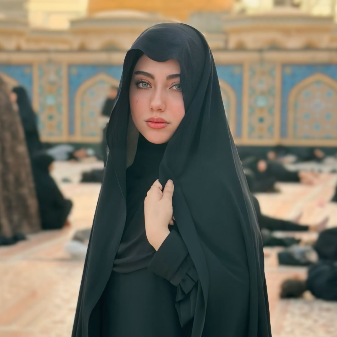  عکس پروفایل اینستاگرام شقایق نوئی / shaqayeqnoie 