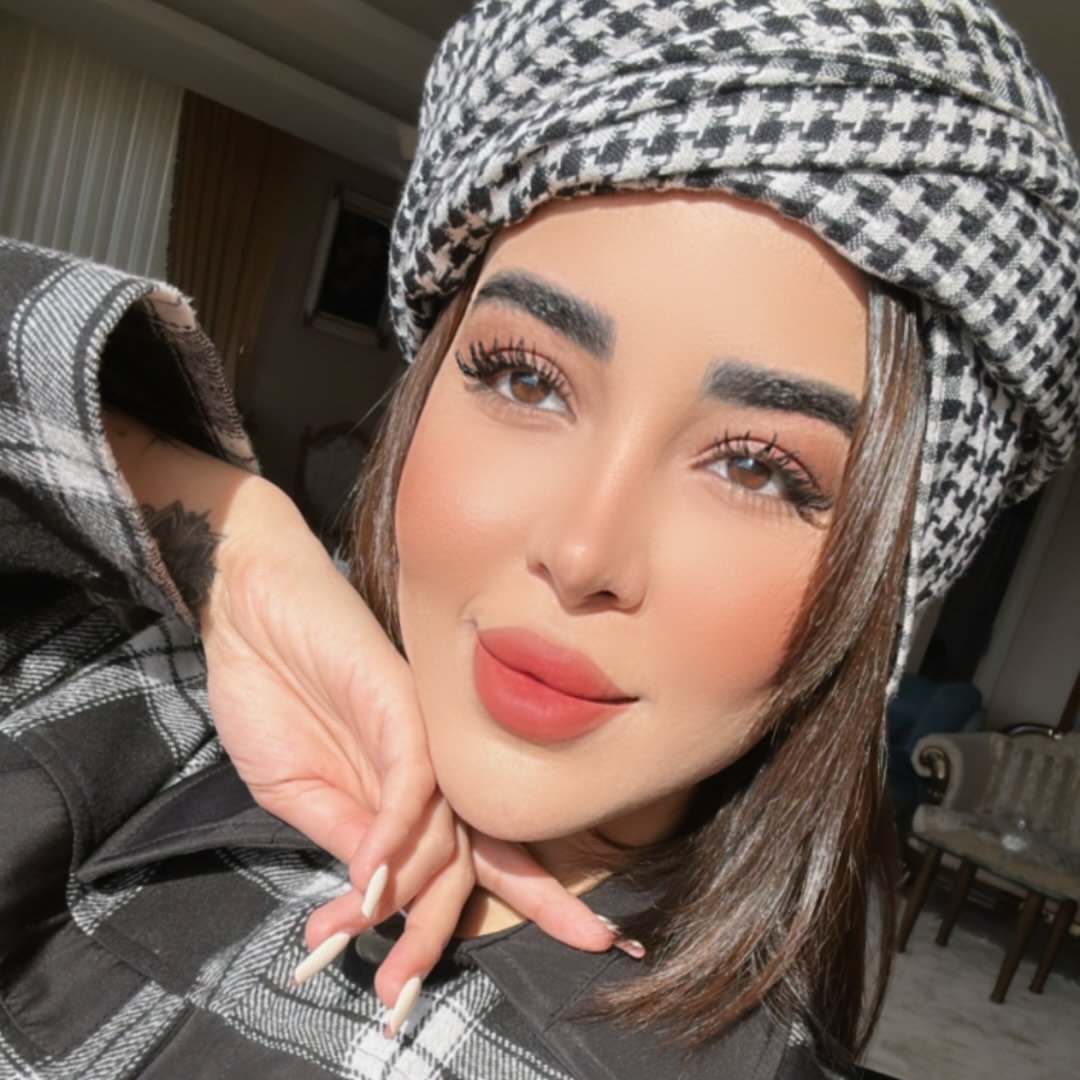  عکس پروفایل اینستاگرام طنین حقیقی / taninhaghighi