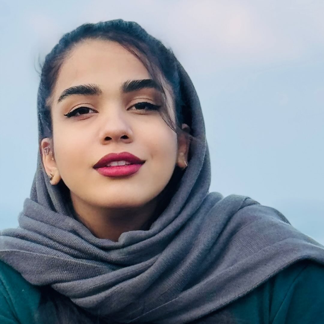  عکس پروفایل اینستاگرام مبینا باقری / zahrabagheri_87
