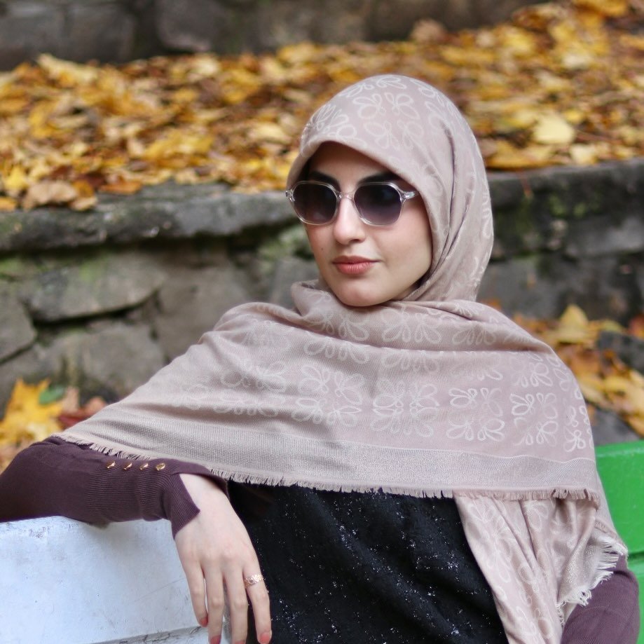  عکس پروفایل اینستاگرام زهره سادات حسینی تبار / zohre_hoseyni