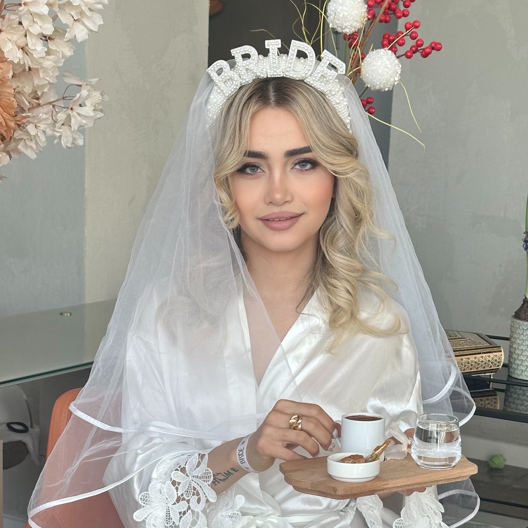  عکس پروفایل اینستاگرام زینب احمدیان زاده / zooya_beauty